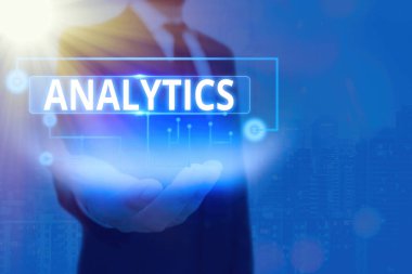 Analitik 'i gösteren metin işareti. Gelirlerin, kârların, kayıpların mantıksal analizinin kavramsal fotoğraf metodu. Bilgi dijital teknoloji ağ bağlantısı bilgi ögeleri simgesi.