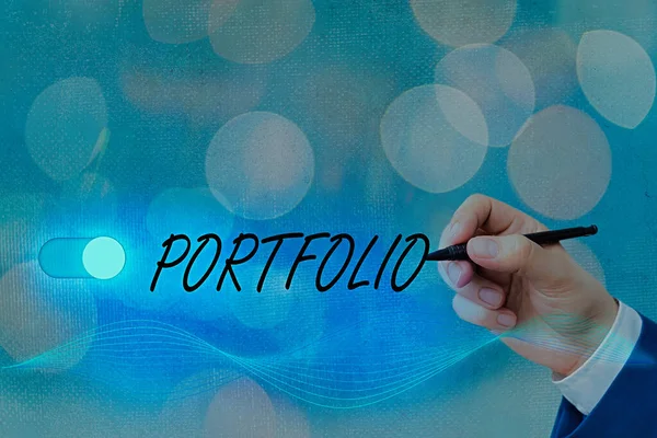 Signo de texto que muestra Portfolio. Valores fotográficos conceptuales en poder de un inversor, papel en poder de una casa financiera Candado gráfico para el sistema de aplicación de seguridad de la información de datos web . — Foto de Stock