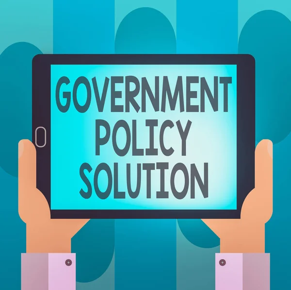 Handschrift tekst schrijven Government Policy Solution. Concept betekent ontworpen game plan gemaakt in reactie op noodsituaties Hu analyse Hand Holding Blanco Scherm Tablet Smartphone Display Unit — Stockfoto