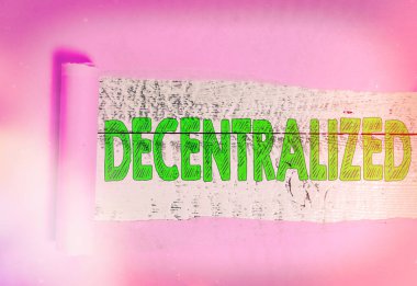 Metin işareti ademi merkeziyeti gösteriyor. Kavramsal fotoğraf taşıma bölümleri, tek bir idari merkezden uzakta. Yırtılmış karton rulo, klasik masa arkaplanının üzerine yerleştirilmiş..