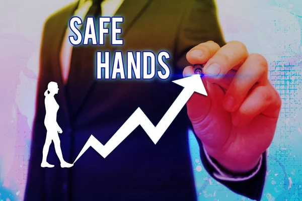Szóírás szöveg Biztonságos kezek. Üzleti koncepció a kéz sterilitásának és tisztaságának biztosítására a fertőtlenítéshez A nyíl szimbólum felfelé mutat, jelentős teljesítményt mutató pontokat jelölve. — Stock Fotó