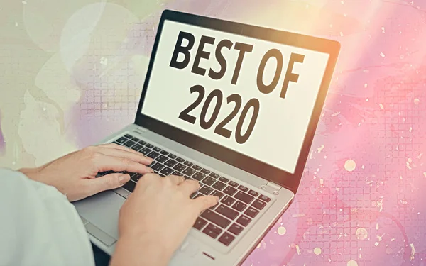 Word writing text Best Of 2020. Üzleti koncepció nagy és csodálatos dolgok és események történt 2020-ban Modern kütyü fehér kijelző képernyő színes bokeh háttér. — Stock Fotó