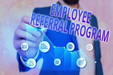 Kelime yazma metni Personel Sevk Programı. Çalışanlar için iş konsepti, acemilere Arrow sembolünü tanıttığı için ödüllendirilir..