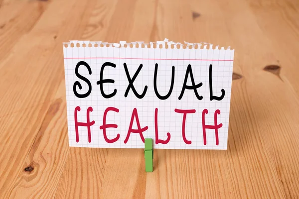 Texte d'écriture de mots Sexual Health. Concept d'affaires pour la capacité d'embrasser et de profiter de la sexualité tout au long de nos vies Rappel vide fond de plancher en bois tissu vert rainure rainure bureau. — Photo