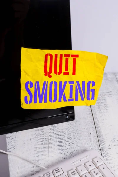Writing note showing Quit Smoking. Business photo showcasing Discontinuing or stopping the use of tobacco addiction Notation paper computer monitor screen near white keyboard. — Stock Photo, Image