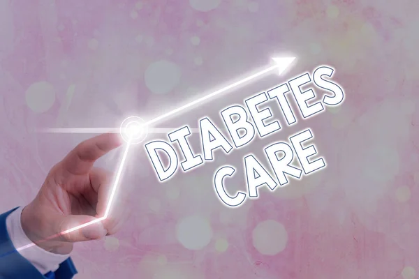 Ordskrivning text Diabetes Care. Affärsidé för att förhindra eller behandla komplikationer som kan uppstå till följd av sjukdomen Pil symbol går uppåt betecknar punkter som visar betydande prestation. — Stockfoto