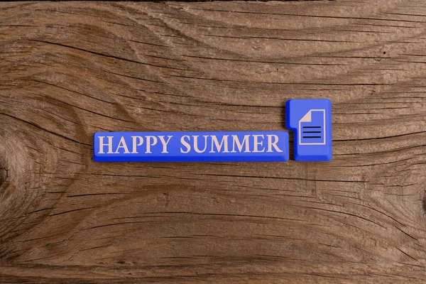 Texte d'écriture de mots Happy Summer. Concept d'affaires pour les plages Sunshine Relaxation chaud ensoleillé saison solstice différentes touches de clavier de PC de couleur avec accessoires sur fond vide. — Photo