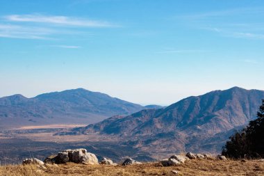Bakan Mojave çöl ve dağlar noktasından Volcan dağ korumak görünümü Julian, San Diego county, california manzara