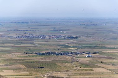 Alanları Mezopotamya savana ve köyü, Mardin, Türkiye.
