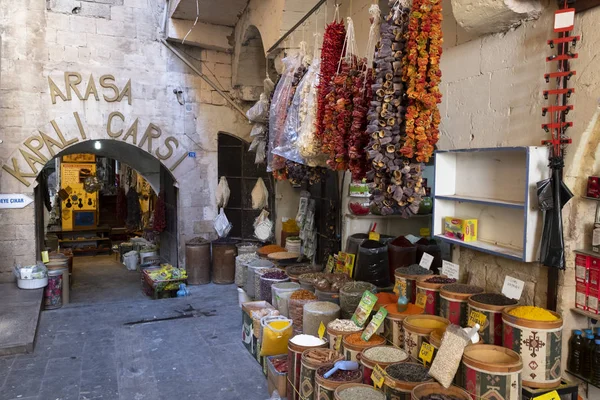 Arasa 覆盖的集市在马尔丁 土耳其 — 图库照片