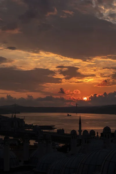Widok Wschodu Słońca Bosfor Suleymaniye Mpsque Stambule — Zdjęcie stockowe