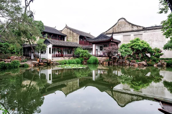 2011 蘇州の網師園のマスターが表示されます これは 中国で最高級の庭園の中です Gusu 旧沧地区に位置しています — ストック写真
