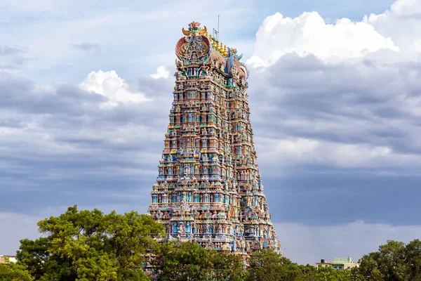 Der nördliche Gopuram des Meenakshi-Tempels, Indien lizenzfreie Stockfotos