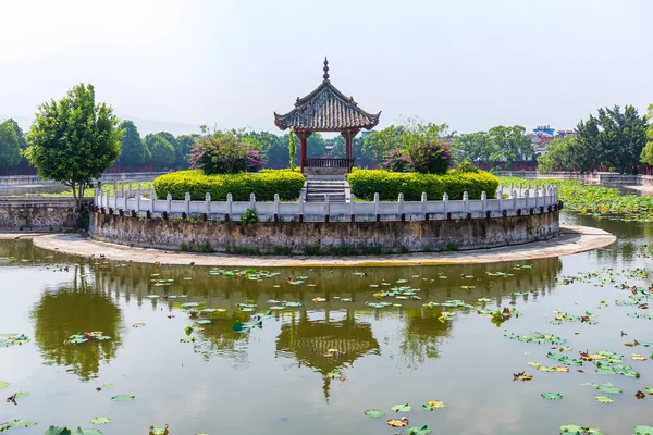 Lotus Pool, v Jianšui chrámu Konfucius, Čína — Stock fotografie