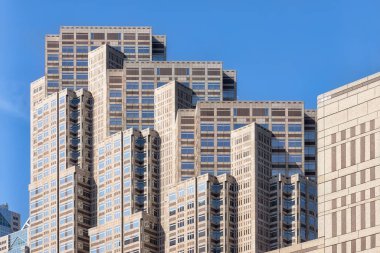 Tokyo, Japonya - 22 Nisan 2014: Tokyo Büyükşehir Hükümet Binası No: 2, Tokyo Belediye Binası olarak da bilinir. Shinjuku bölgesinde bulunan ünlü Japon mimar Kenzo Tange tarafından tasarlandı.