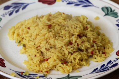 Sarı Hint pirinç ile beyaz plaka