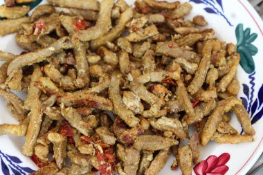 Fırında hindi shawarma bir tabakta, D ner kebap dayalı Orta Doğu eti