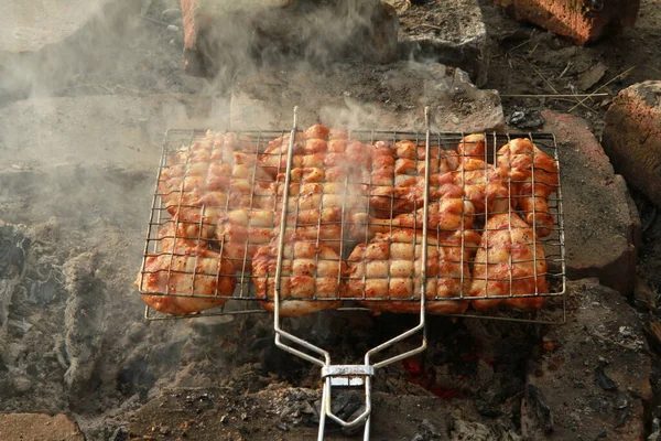 Et ateşte kızartılır.