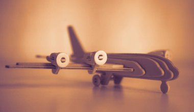 Beyaz zemin üzerinde izole Modern Uçak. Uçak sanayi kavramı