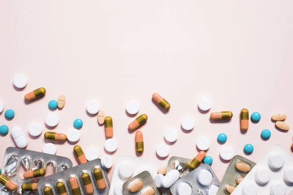 Фармацевтичні Препарати Таблетки Від Антибіотиків Барвисті Антибактеріальні Таблетки Ліки Від — стокове фото