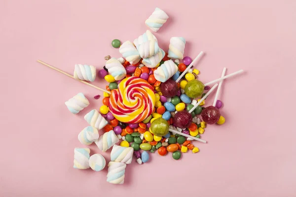 Renkli Lolipoplar Farklı Renkte Yuvarlak Şekerler Üst Görünüm — Stok fotoğraf