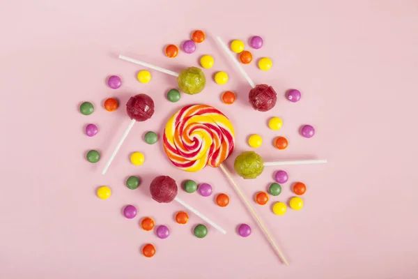 Kleurrijke Lolly Verschillende Gekleurde Ronde Snoep Bovenaanzicht — Stockfoto