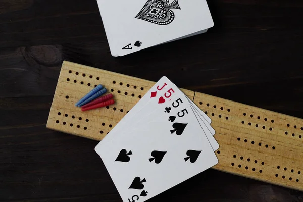 Carte Gioco Bordo Cribbage Sfondo Nero — Foto Stock