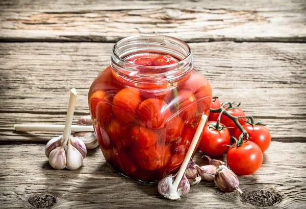 Tomates Marinées Dans Bocal Verre Avec Ail Des Herbes Sur — Photo