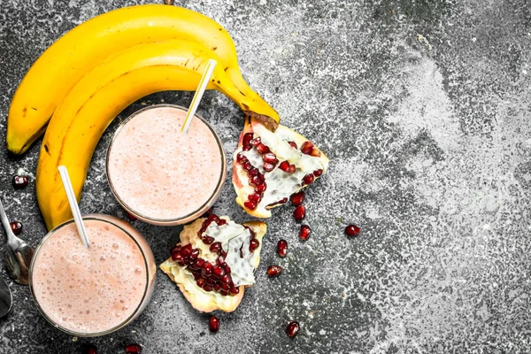 Batido Frutas Vasos Sobre Fondo Rústico — Foto de Stock