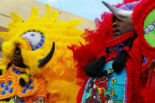 New Orlean Usa 2012 Ein Afrikanisch Amerikanischer Mardi Gras Indianerkostüm — Stockfoto