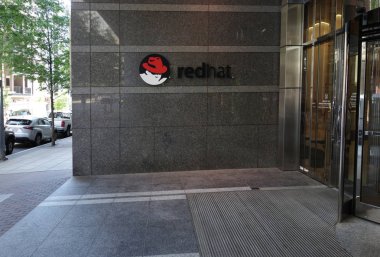 Raleigh, Nc/ABD - 5-11-2018: Red Hat Merkez Bina şehir merkezinde Raleigh, Nc