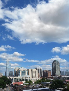 Şehir merkezinde Raleigh, Nc doğuya bakan görünümünü
