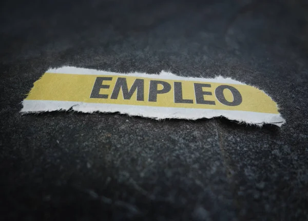 Порванный Клочок Бумаги Испанской Газеты Засекреченной Отделе Занятости Empleo — стоковое фото