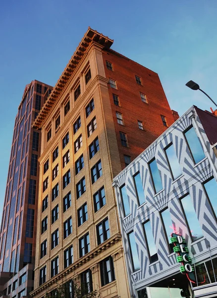 Raleigh Usa 2018 Buildings Downtown Raleigh Including Deco Retail Shop — Stock Photo, Image