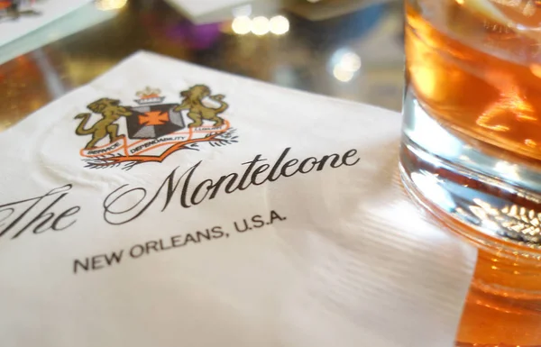 NEW ORLEANS, LA / USA -17-03-2019 : Une boisson Sazerac au bar de — Photo