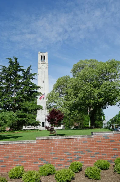 NC State University torre sino em Raleigh — Fotografia de Stock