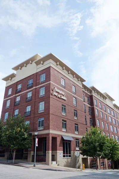 Raleigh, NC/USA-09-04-2019: Hampton Inn and Suites Hotel i — Stockfoto