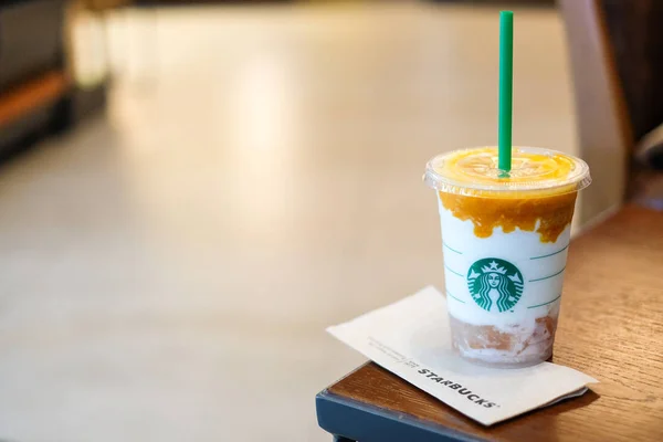 Bangkok Thailand Agustus 2018 Aprikot Dan Peach Yogurt Frappuccino Dengan — Stok Foto