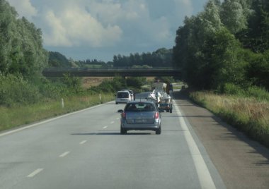 Helsingor, Danimarka - yaklaşık Ağustos 2017: Kopenhag'a ılımlı trafik ile önde gelen otoyol