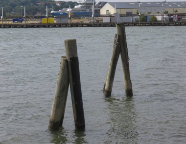 Goteburg, İsveç - yaklaşık Ağustos 2017: ahşap posta-in eski bir iskele nehir veya kanal