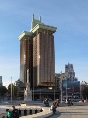 Madrid, İspanya - Ekim 2017 yaklaşık: Torres (Columbus kuleleri anlamına gelir) iki nokta üstüste modern mimari