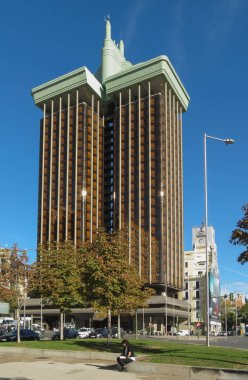 Madrid, İspanya - Ekim 2017 yaklaşık: Torres (Columbus kuleleri anlamına gelir) iki nokta üstüste modern mimari