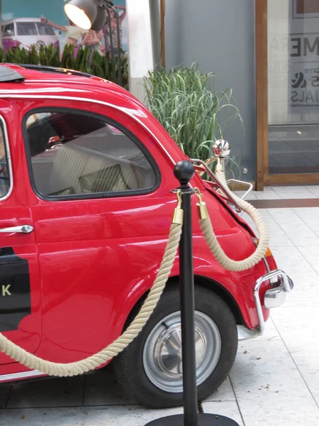 Oslo Noruega Circa Agosto 2017 Coche Rojo Fiat 500 Estacionado — Foto de Stock