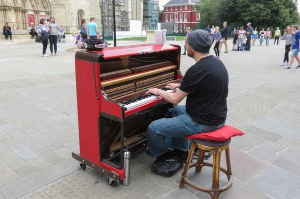 York Royaume Uni Circa Août 2015 Karl Mullen Pianiste Rue — Photo