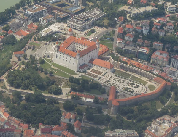 Castelo Bratislava Marco Parlamento Eslovaco Visto Avião — Fotografia de Stock