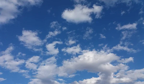 Blå Himmel Med Moln Användbara Som Bakgrund — Stockfoto