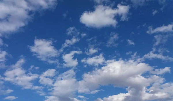 Blå Himmel Med Moln Användbara Som Bakgrund — Stockfoto