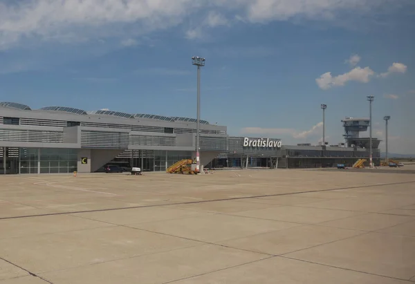 Bratislava Slovakia Circa Julho 2018 Aeroporto Principal Buiding Desde Maneira — Fotografia de Stock