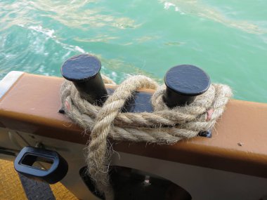 Düğüm bir çift çift bitt ya da ikiz boynuz baba