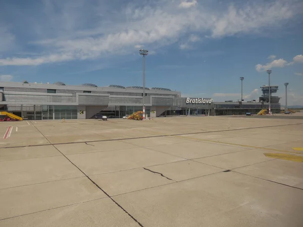 Bratislava Slovakia Circa Julho 2018 Aeroporto Principal Buiding Desde Maneira — Fotografia de Stock